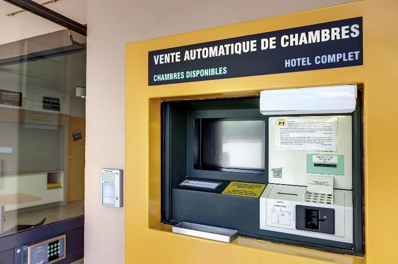 Hotelf1 Evreux Sud Exterior foto